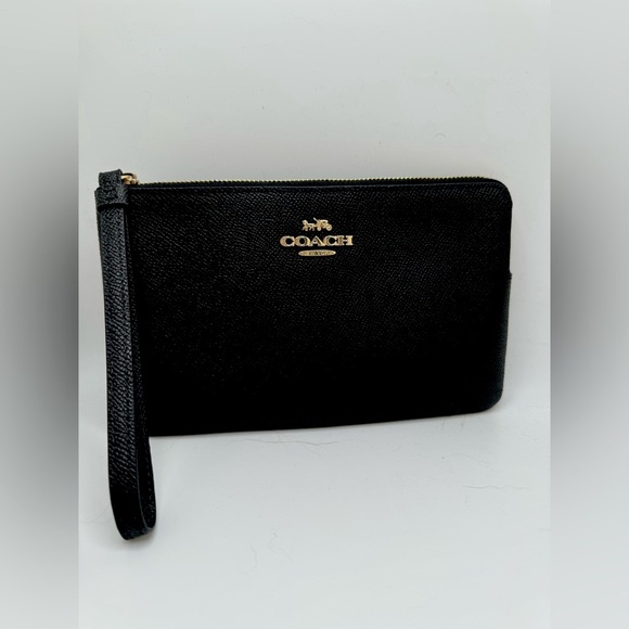 Coach Large Corner Zip Black Gold Hardware Leather Wristlet NWT - Picture 1 of 7